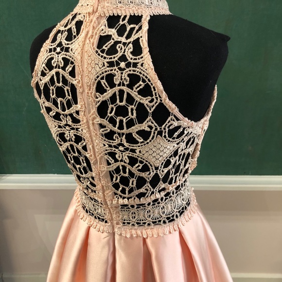 Hi low lace and taffetas dress - Picture 4 of 7